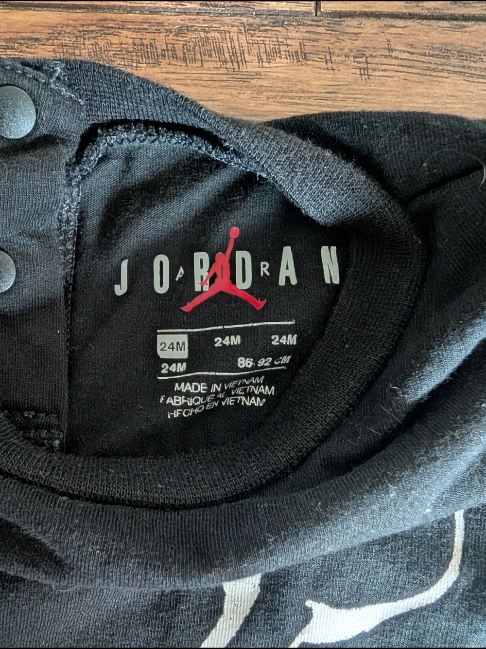 $ 💥3/$24 Jordan Baby Romper in Black with Red + White Jumpman Graphic - Picture 4 of 5